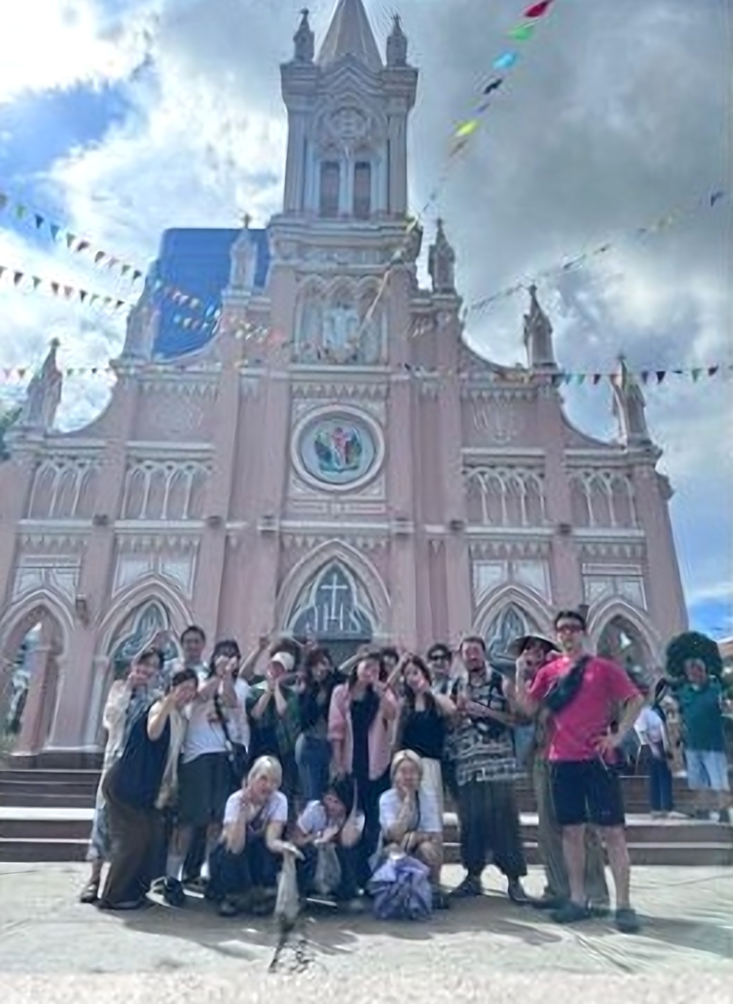 샾머무르다 team